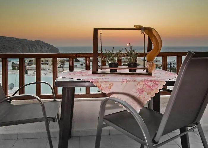 Zoestudios-arkasa شقة